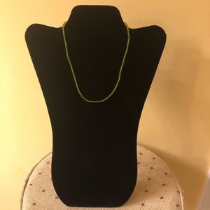 🌵Short green glass bead necklace